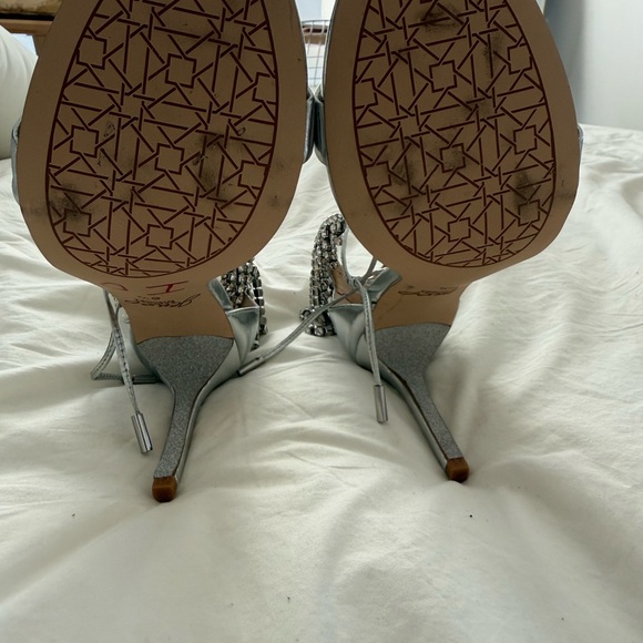 Badgley Mischka Silver Embellished Heels - Picture 4 of 7